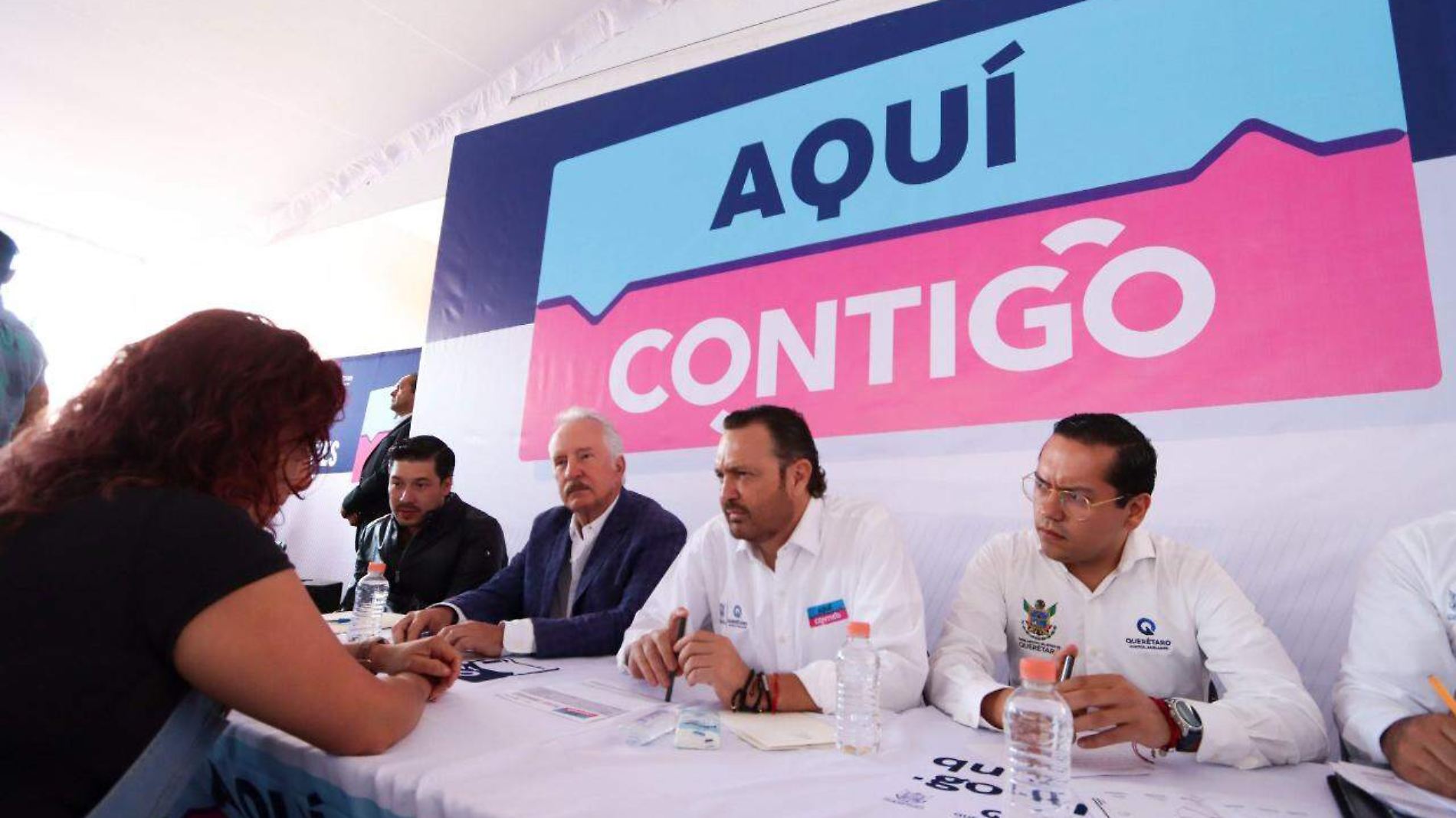 De izquierda a derecha Enrique Vega, alcalde de El Marqués; Mauricio Kuri, gobernador; y Josúa Guerrero, secretario particular del gobernador. FOTO HUGO ARCINIEGA DIARIO DE QUER